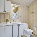 Selja - 15m From The Sea By Interhome *